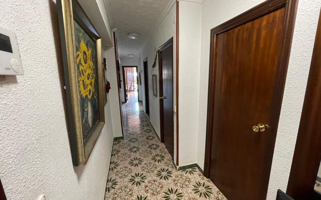 Квартира в Беналуа с террасой и панорамным видом 101 кв.м