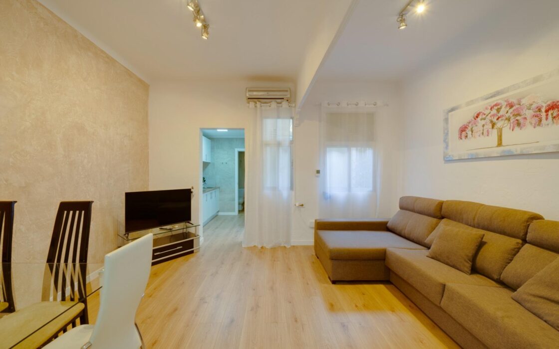 Квартира в Аликанте 78 кв.м с патио недалеко от моря