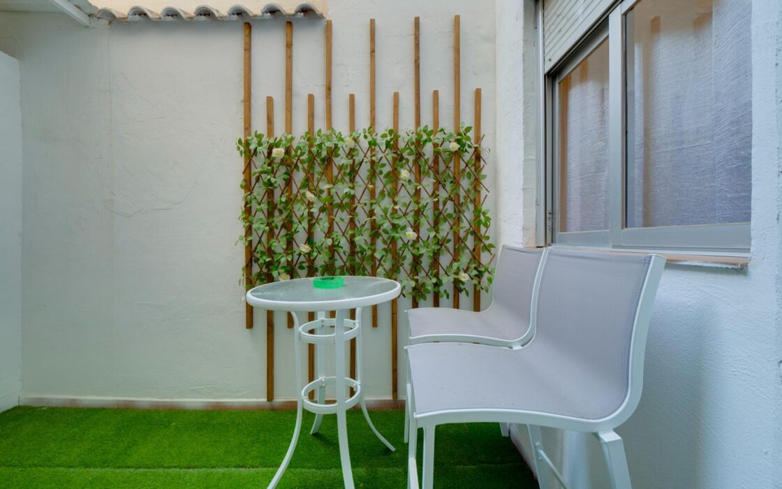 Квартира в Аликанте 78 кв.м с патио недалеко от моря