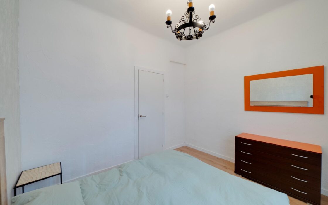 Квартира в Аликанте 78 кв.м с патио недалеко от моря