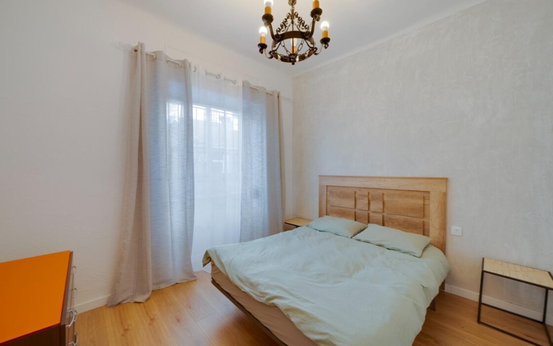 Квартира в Аликанте 78 кв.м с патио недалеко от моря