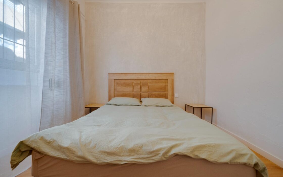 Квартира в Аликанте 78 кв.м с патио недалеко от моря