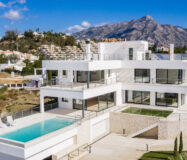 Вилла с 4 спальнями в Нуэва-Андалусия, Марбелья с террасой