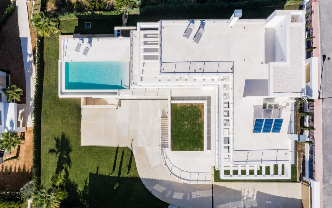 Вилла с 4 спальнями в Нуэва-Андалусия, Марбелья с террасой