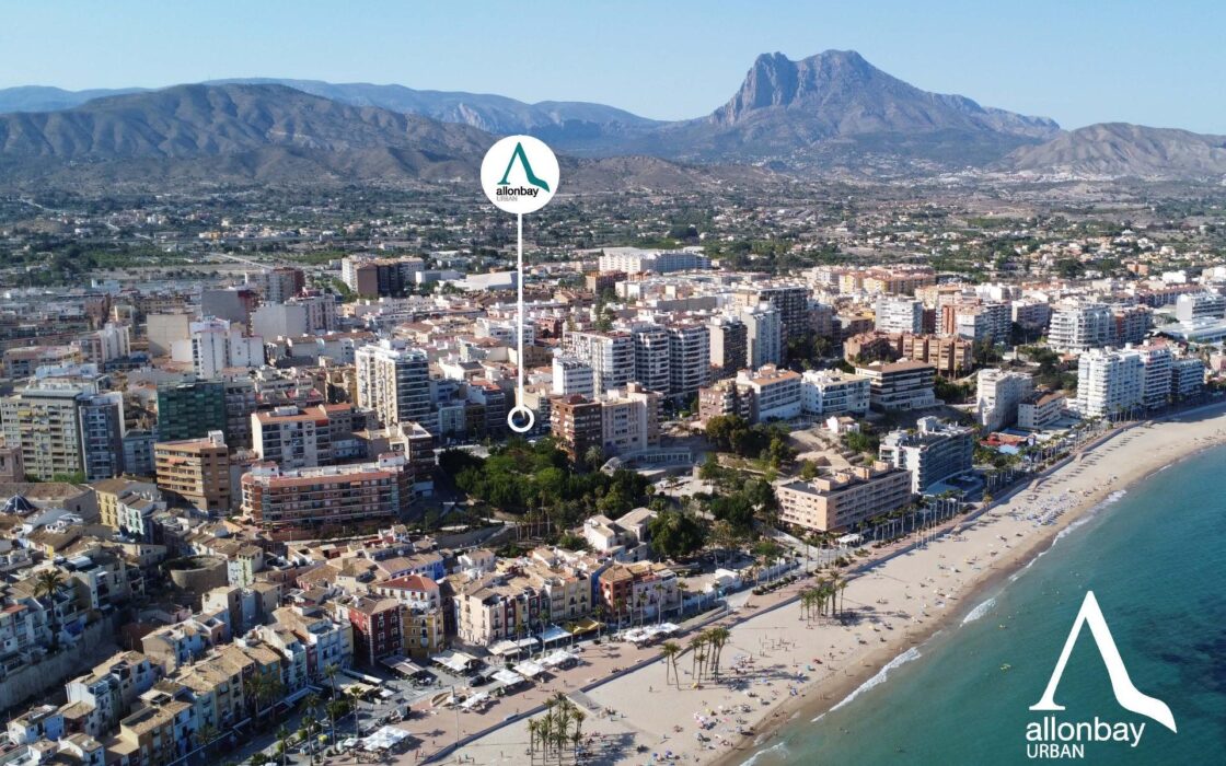 Нові апартаменти з терасою в центрі Вильяхойоси 150 м до моря