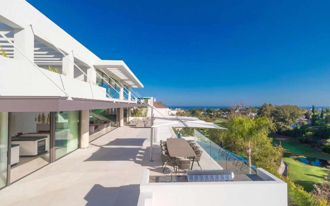 Вілла з 5 спальнями та терасою в Ла Кінта, Бенахавіс 642 кв.м