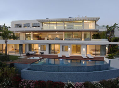 Вилла 5 спален с террасой в Ла Кинта, Бенахавис 642 кв.м