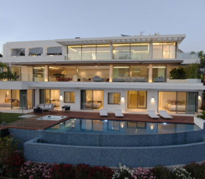 Вілла з 5 спальнями та терасою в Ла Кінта, Бенахавіс 642 кв.м