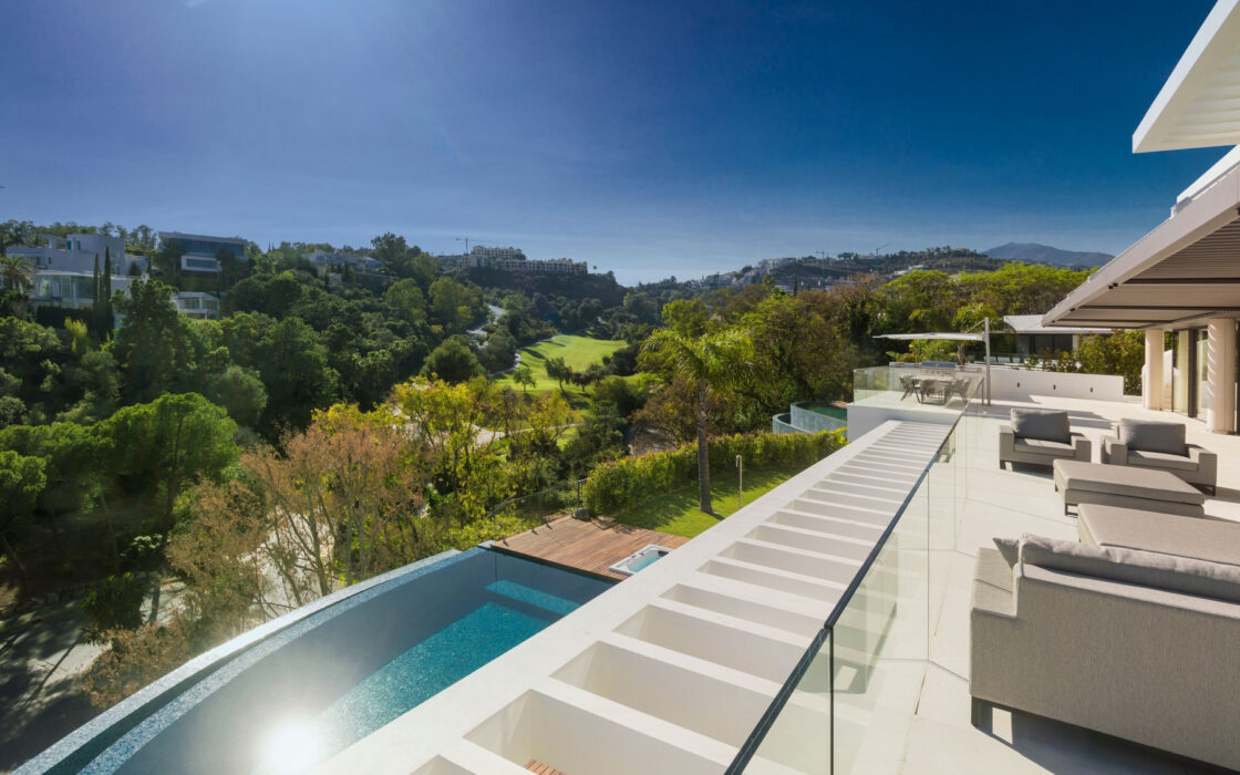 Вілла з 5 спальнями та терасою в Ла Кінта, Бенахавіс 642 кв.м