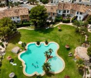 Будинок у Фінестраті 180 кв.м, 4 кімнати, 3 км до моря