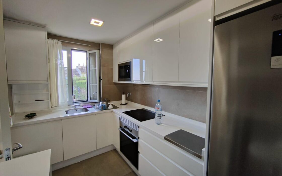 Будинок у Фінестраті 180 кв.м, 4 кімнати, 3 км до моря