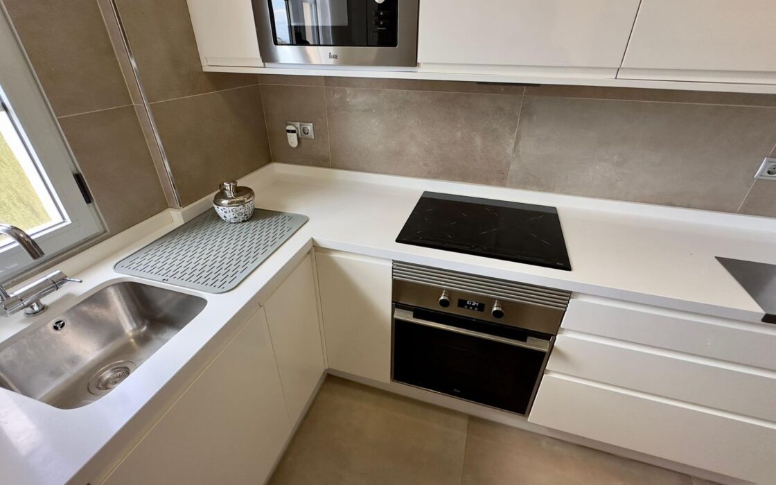 Будинок у Фінестраті 180 кв.м, 4 кімнати, 3 км до моря