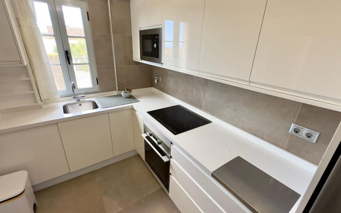 Будинок у Фінестраті 180 кв.м, 4 кімнати, 3 км до моря