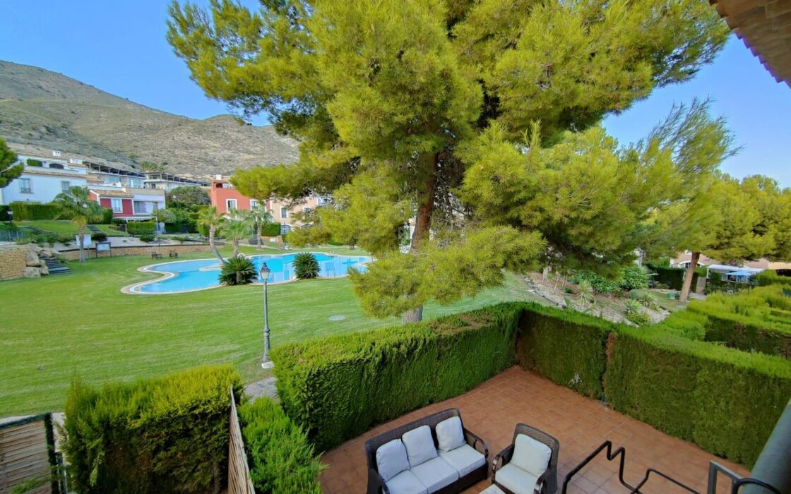 Будинок у Фінестраті 180 кв.м, 4 кімнати, 3 км до моря