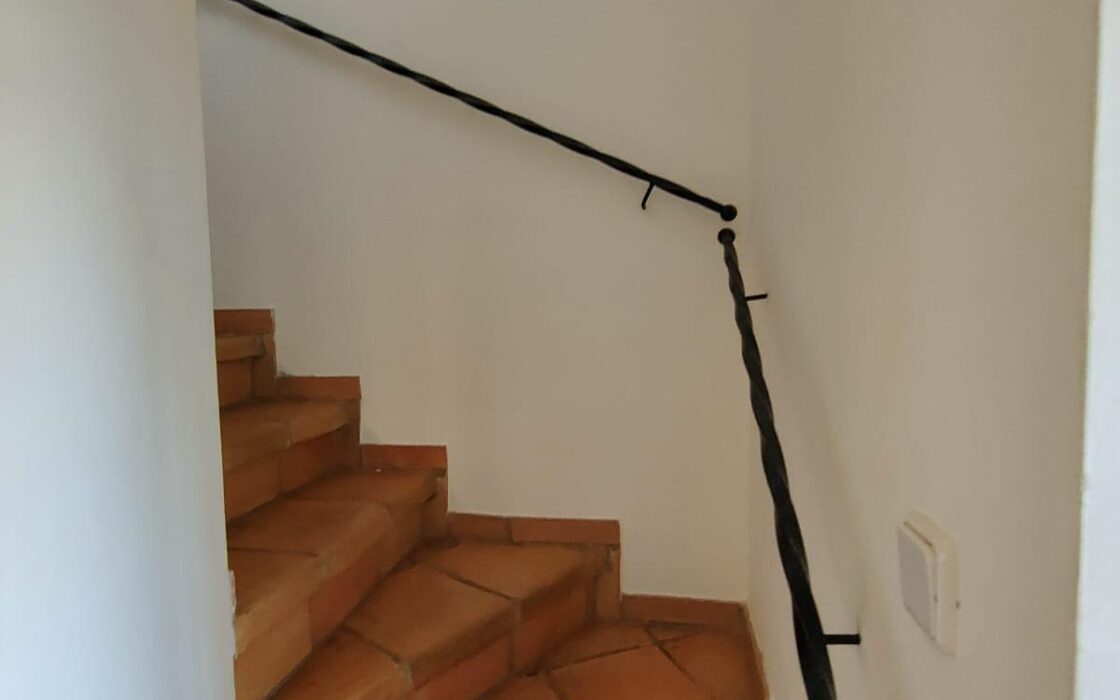 Будинок у Фінестраті 180 кв.м, 4 кімнати, 3 км до моря