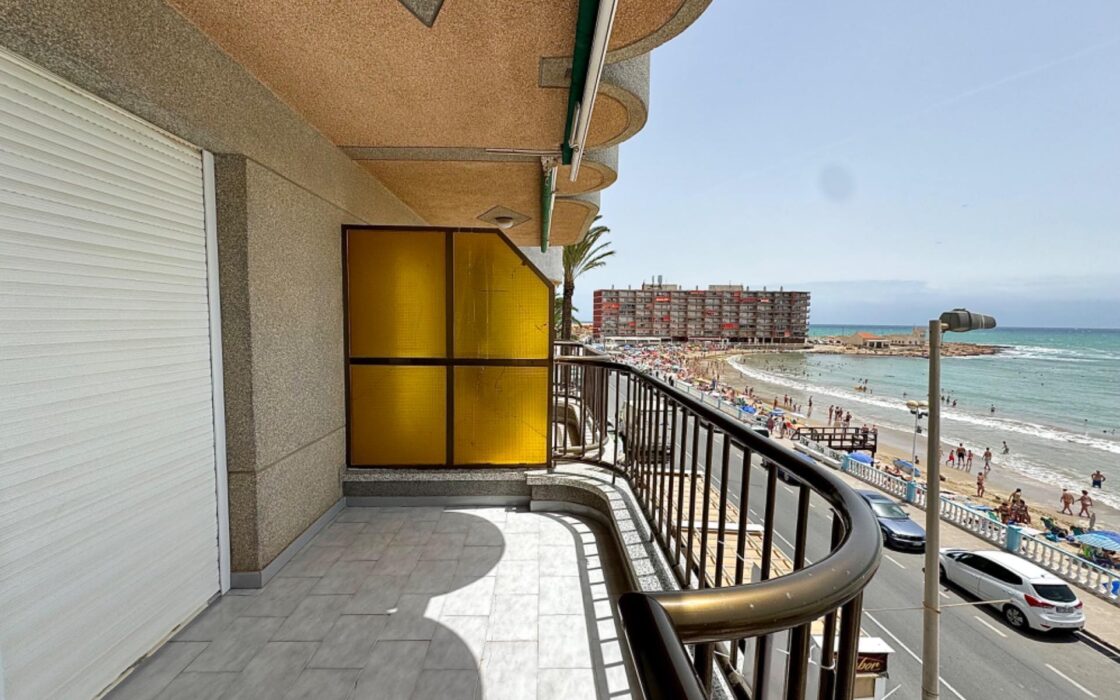 Апартаменты у моря в Торревьехе 119 кв.м с террасой