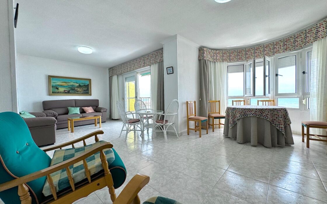 Апартаменты у моря в Торревьехе 119 кв.м с террасой