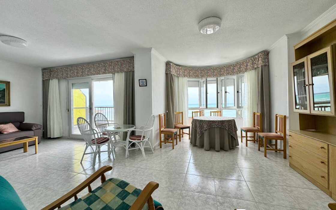 Апартаменты у моря в Торревьехе 119 кв.м с террасой