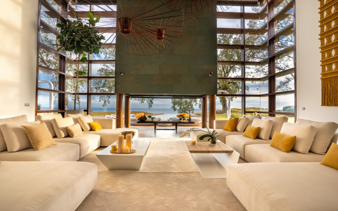 Вилла в Бенальмадене с террасой 846 кв.м в эксклюзивном посёлке