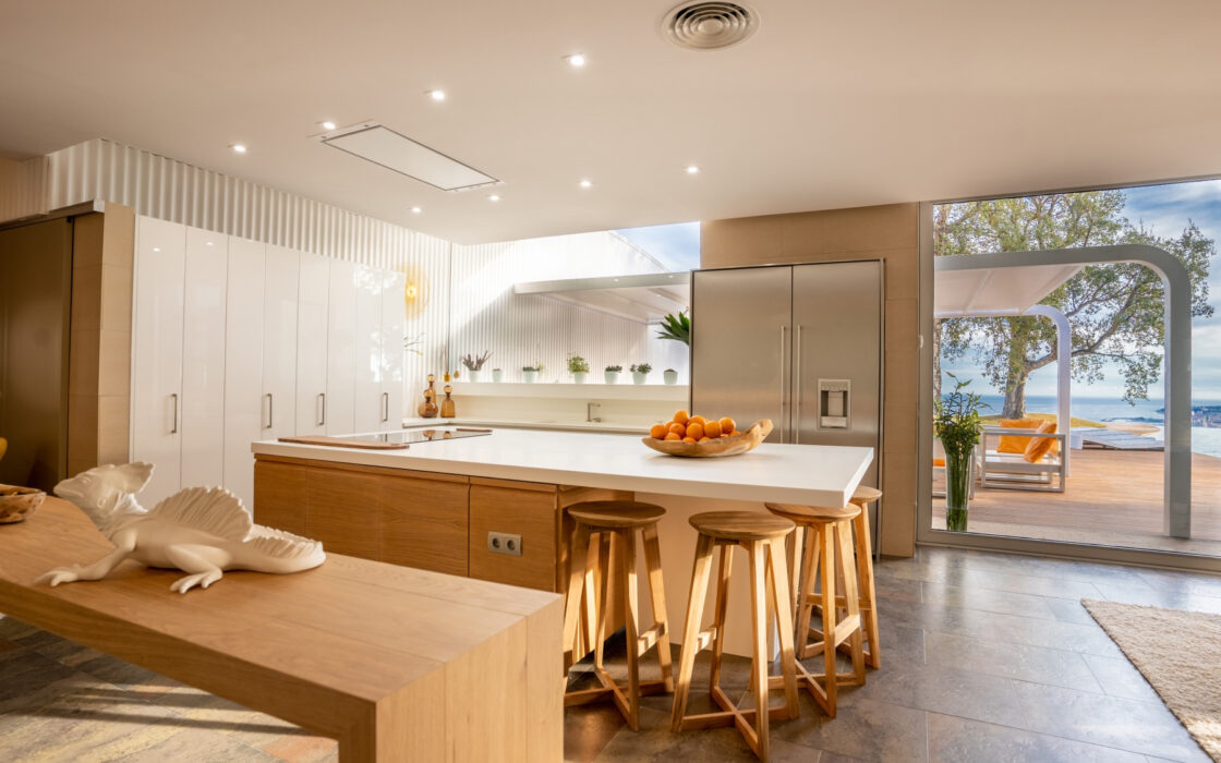 Вилла в Бенальмадене с террасой 846 кв.м в эксклюзивном посёлке