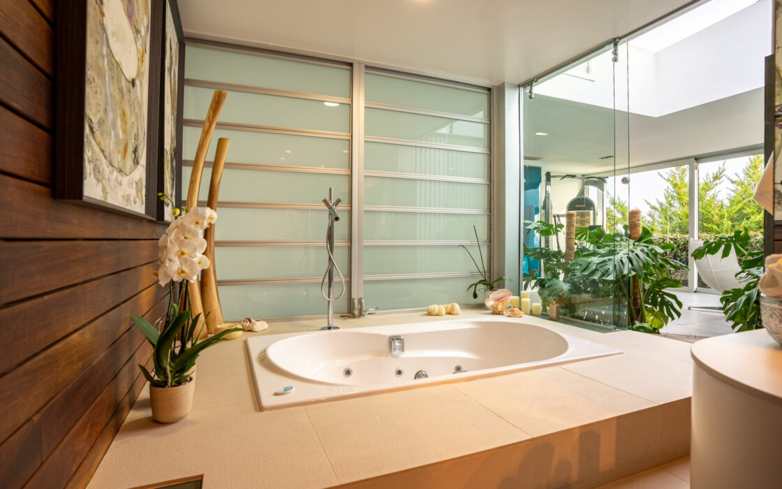 Вилла в Бенальмадене с террасой 846 кв.м в эксклюзивном посёлке