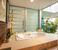 Вилла в Бенальмадене с террасой 846 кв.м в эксклюзивном посёлке