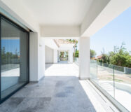 Новая вилла в Марбелье с террасой 882 кв.м. у моря