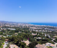 Новая вилла в Марбелье с террасой 882 кв.м. у моря