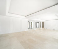 Новая вилла в Марбелье с террасой 882 кв.м. у моря