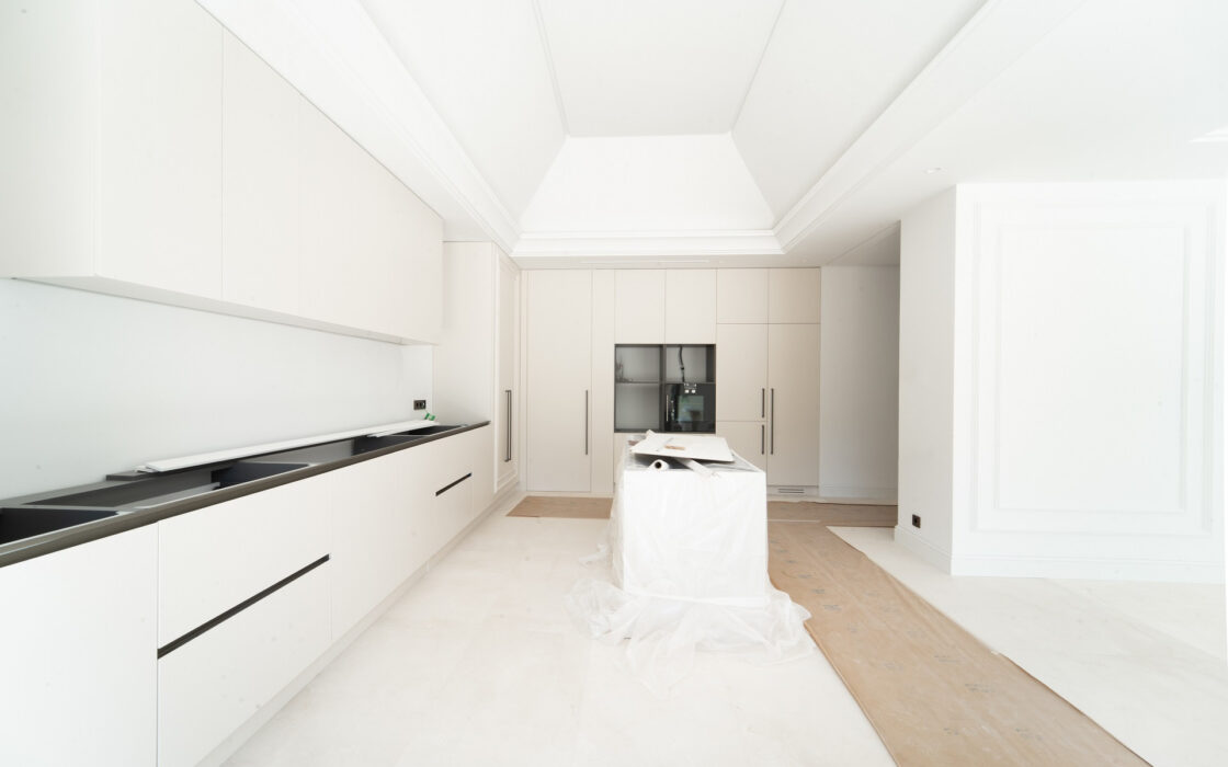 Новая вилла в Марбелье с террасой 882 кв.м. у моря