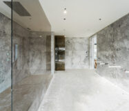 Новая вилла в Марбелье с террасой 882 кв.м. у моря