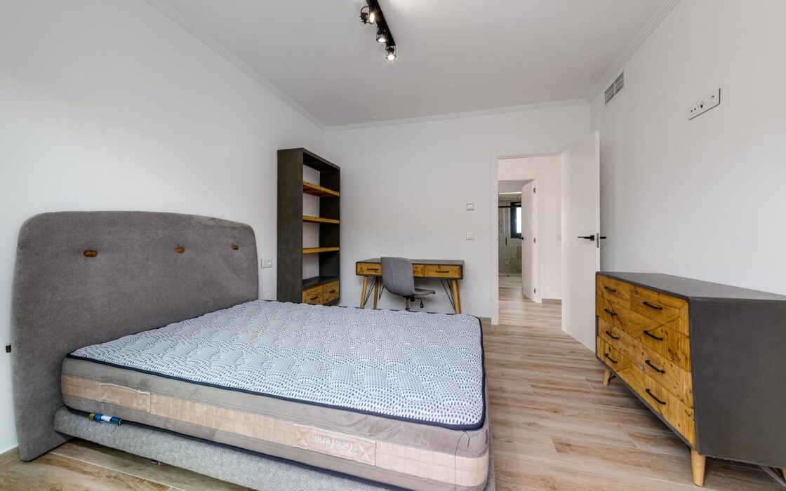 Вилла в Торревьехе 210 кв.м с бассейном и джакузи