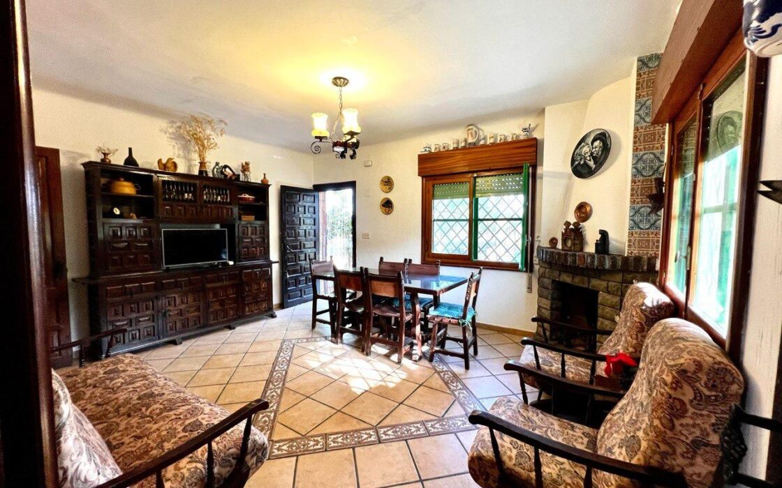 Дом в San Vicente del Raspeig с бассейном и террасой 180 кв.м