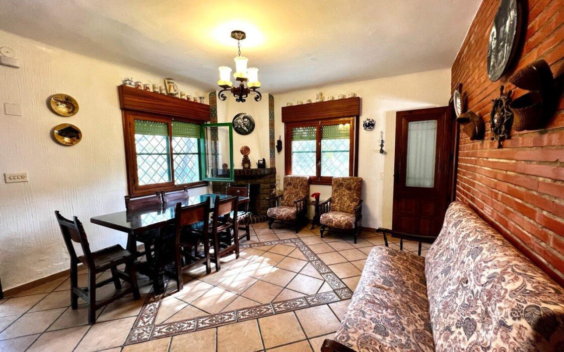 Дом в San Vicente del Raspeig с бассейном и террасой 180 кв.м