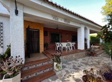 Дом в San Vicente del Raspeig с бассейном и террасой 180 кв.м