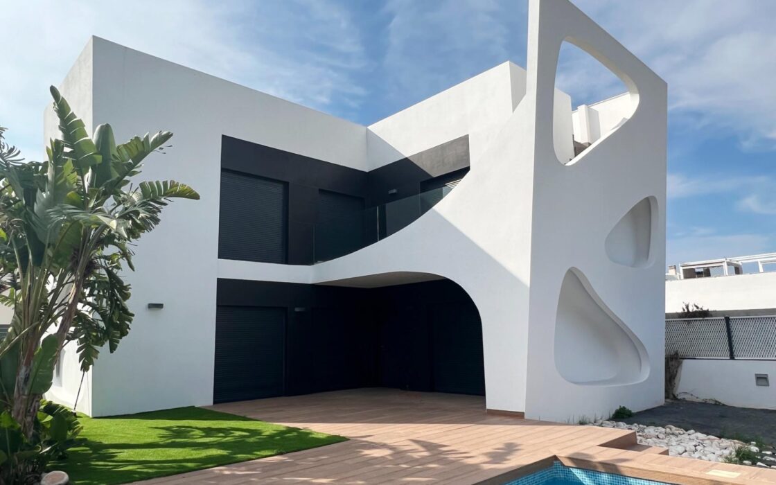 Вилла в Сьюдад Кесада 126 кв.м с террасой у моря