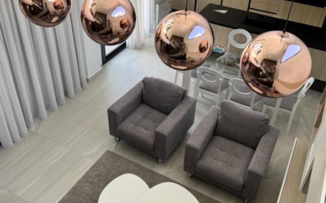 Вилла в Сьюдад Кесада 126 кв.м с террасой у моря