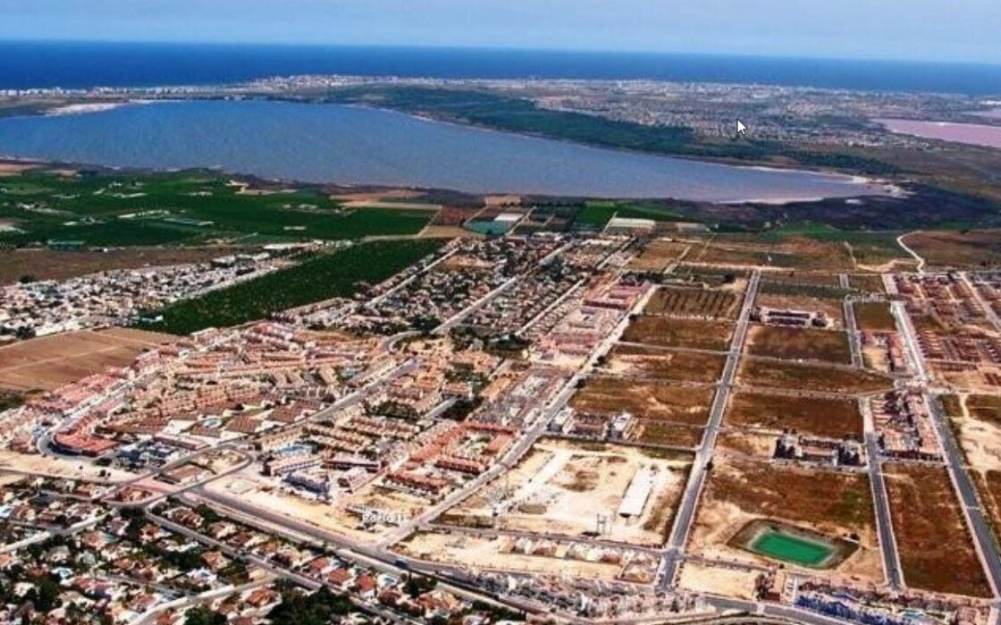 Вилла в Сьюдад Кесада 126 кв.м с террасой у моря