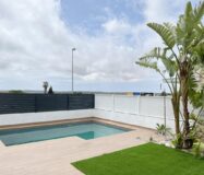 Вилла в Сьюдад Кесада 126 кв.м с террасой у моря