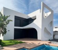 Вилла в Сьюдад Кесада 126 кв.м с террасой у моря