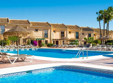 Апартаменты 2+1 у моря в Михас Коста, 57.9 кв.м с мебелью