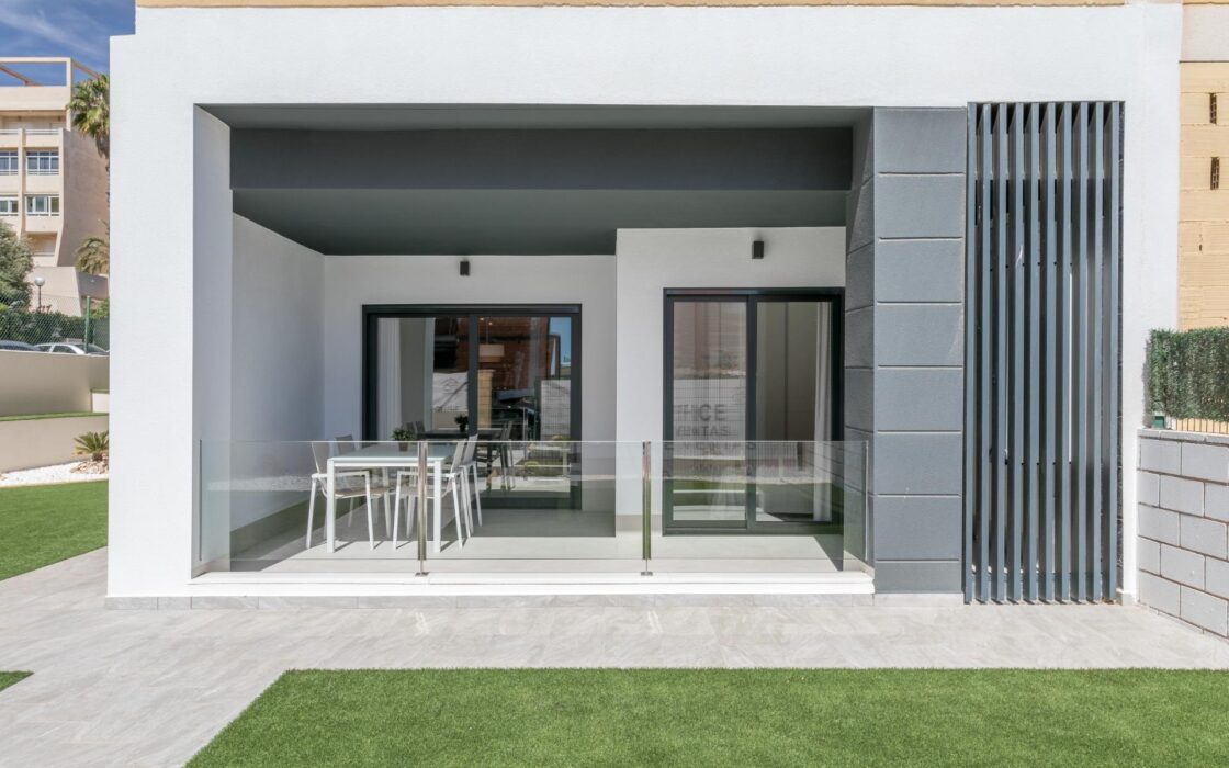 Апартаменты с видом на море в Торревьехе 2 спальни новострой