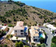 Дом в Бенидорме с видом на море и бассейном 900 кв.м