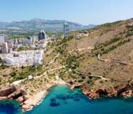 Дом в Бенидорме с видом на море и бассейном 900 кв.м