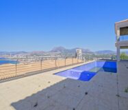 Дом в Бенидорме с видом на море и бассейном 900 кв.м