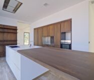 Дом в Бенидорме с видом на море и бассейном 900 кв.м