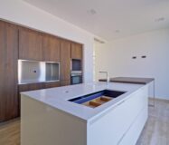 Дом в Бенидорме с видом на море и бассейном 900 кв.м