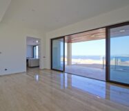 Дом в Бенидорме с видом на море и бассейном 900 кв.м