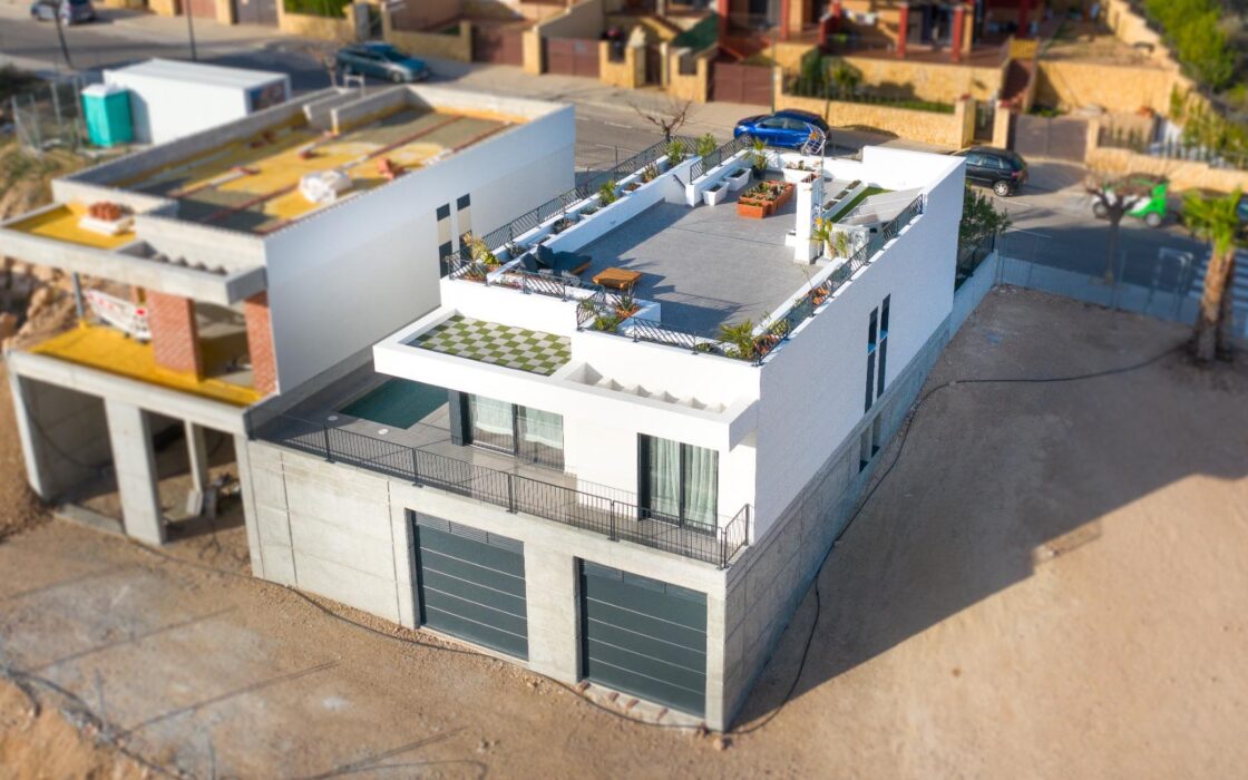 Виллы с видом на море в Полопе, 3 комнаты, новый жилой комплекс