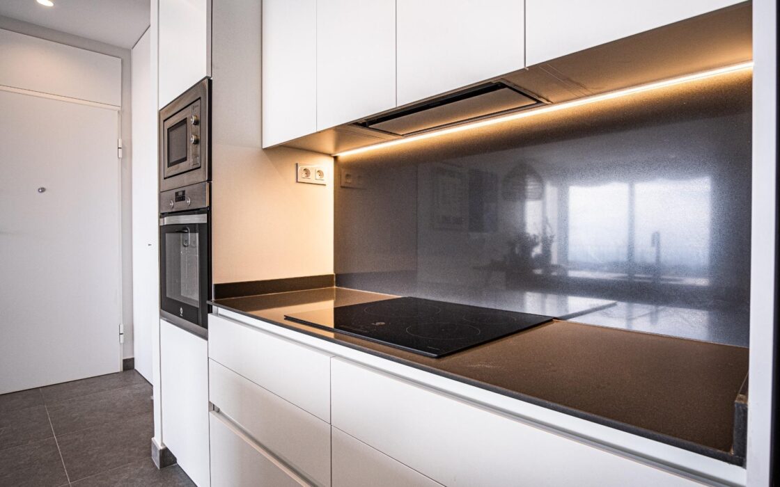 Виллы с видом на море в Полопе, 3 комнаты, новый жилой комплекс